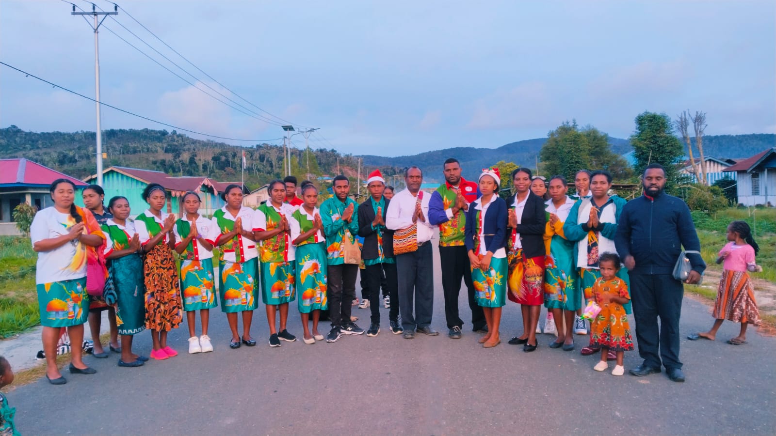 Foto bersama Jemaat Simon Hungku dalam kegiatan perayaan Natal PAMKA GPKAI Jemaat Simon Hungku Tahun 2025